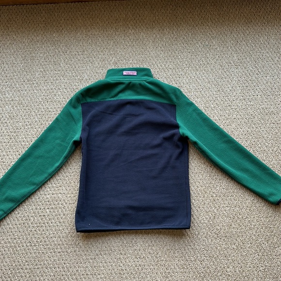 New Vineyard Vines half button down fleece. - Picture 3 of 4
